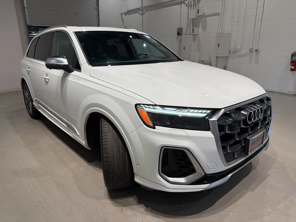 Used 2025 Audi SQ7 Prestige AWD/4WD image 3