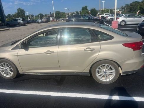 Used 2018 Ford Focus SE FWD image 8