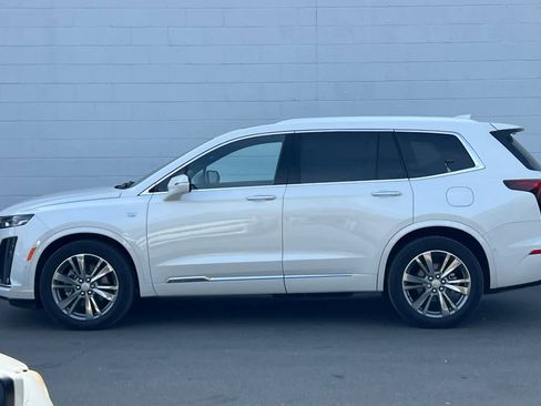 Used 2025 Cadillac XT6 Premium Luxury w/ Technology Package image 6