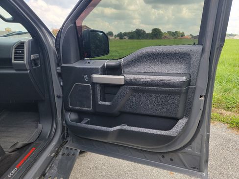 Used 2018 Ford F150 Raptor w/ Equipment Group 802A Luxury AWD/4WD image 34