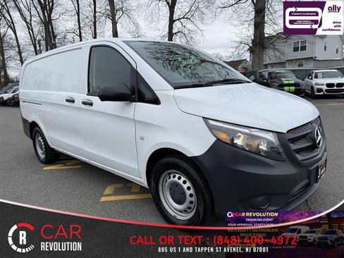 Used 2022 Mercedes-Benz Metris image 1