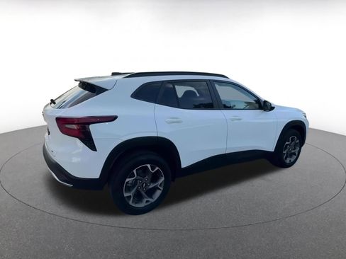 Used 2025 Chevrolet Trax LT image 15