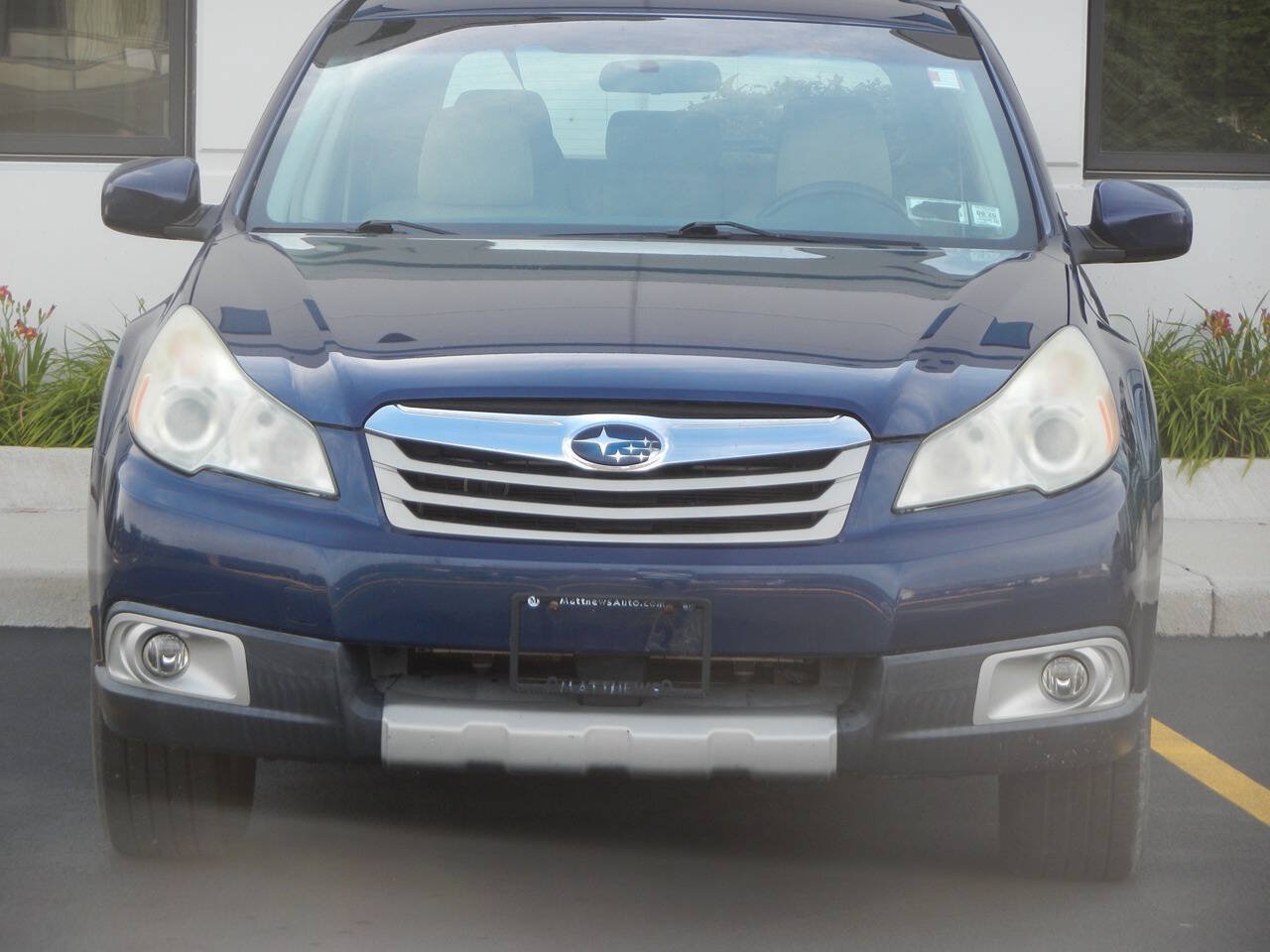 Used 2011 Subaru Outback 2.5i Premium w/ All-Weather Pkg AWD/4WD image 8