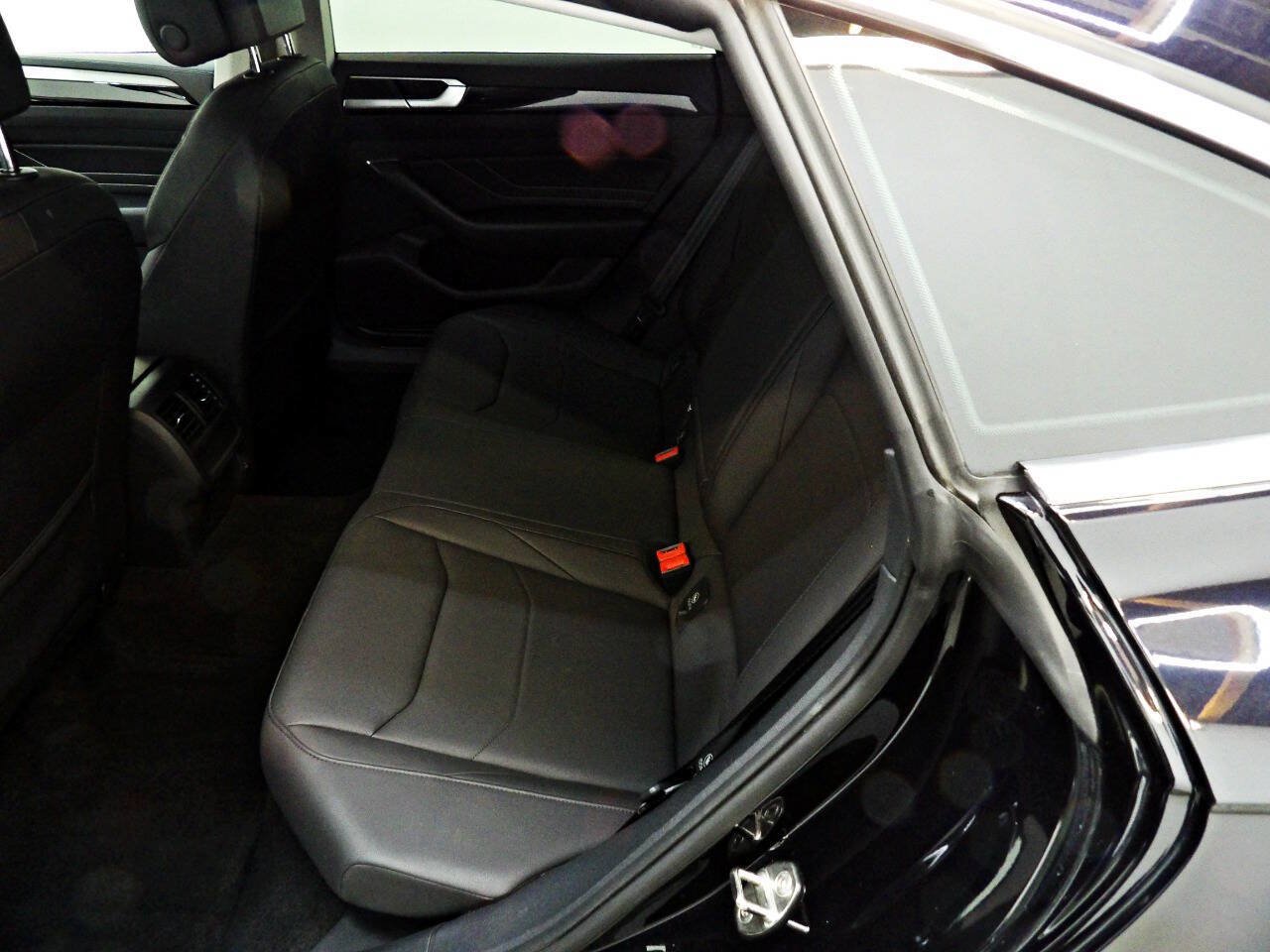 Used 2021 Volkswagen Arteon SE w/ Luggage Net & Mats Package FWD image 10