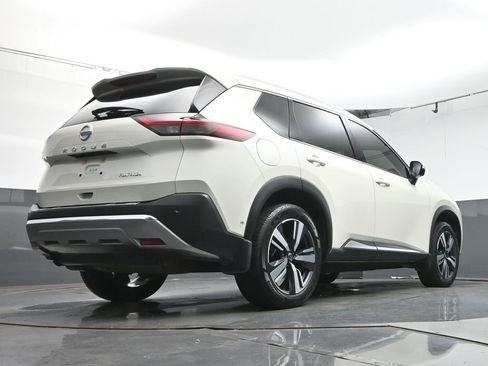 Used 2021 Nissan Rogue Platinum image 40