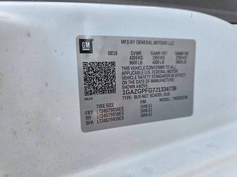 Used 2018 Chevrolet Express 3500 LT w/ LT Preferred Equipment Group RWD image 25