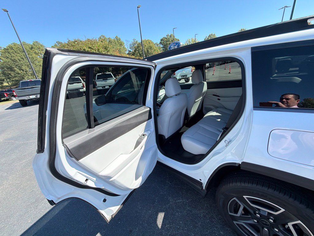 Used 2026 Jeep Cherokee Limited AWD/4WD image 18