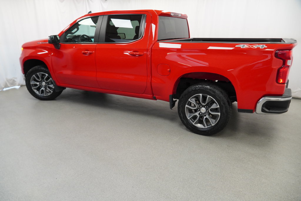 Used 2024 Chevrolet Silverado 1500 LT AWD/4WD image 6