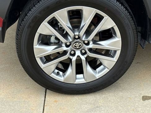 Used 2025 Toyota RAV4 Limited FWD image 9