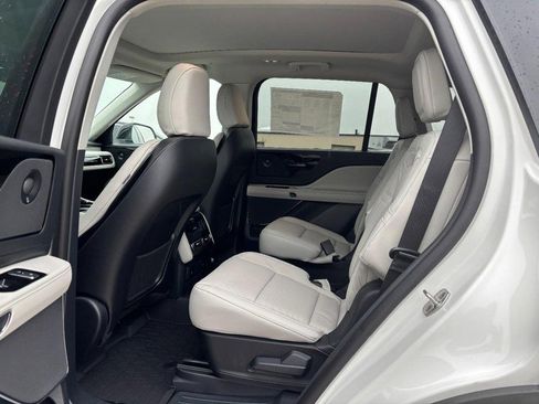 New 2026 Lincoln Aviator Reserve image 11