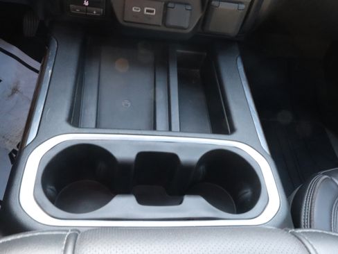 Used 2022 Chevrolet Silverado 2500 High Country w/ Safety Package II image 15