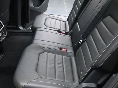 Used 2025 Volkswagen Atlas SEL AWD/4WD image 18