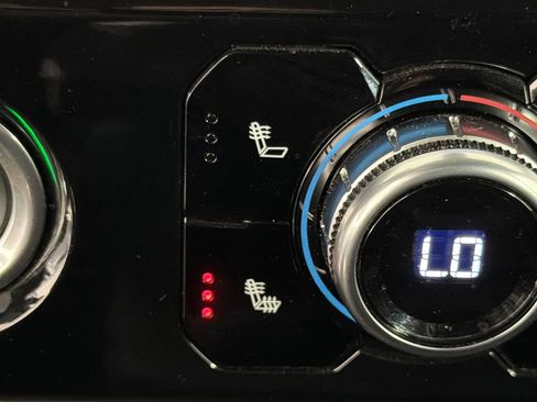 Used 2022 GMC Sierra 1500 SLT image 30