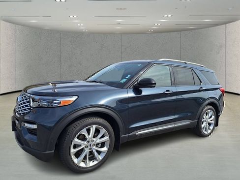 Used 2022 Ford Explorer Platinum w/ Equipment Group 601A RWD image 9