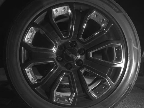 Used 2018 GMC Yukon Denali w/ Denali Ultimate Package AWD/4WD image 13