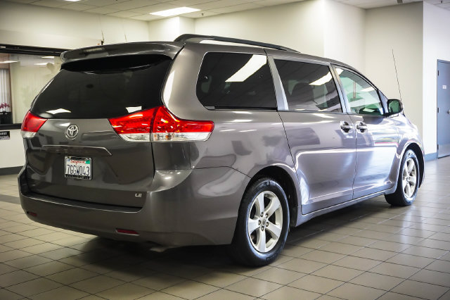 Used 2014 Toyota Sienna LE FWD image 6
