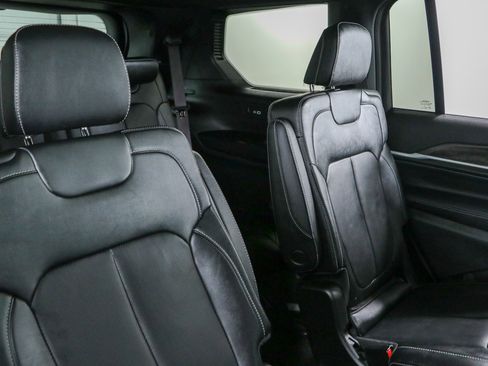 Used 2026 Jeep Grand Cherokee L Limited AWD/4WD image 30