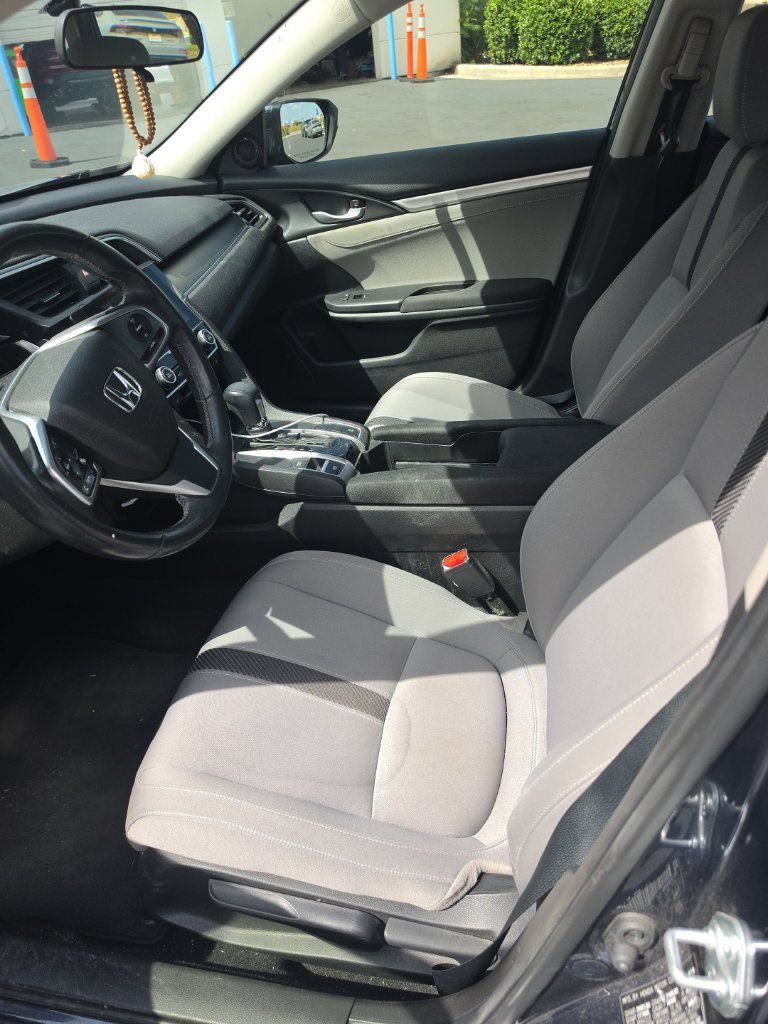 Used 2018 Honda Civic EX-T image 9