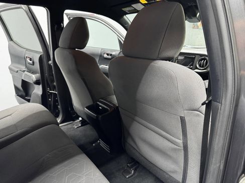 Used 2018 Toyota Tacoma TRD Sport image 42