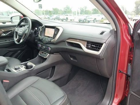 Certified 2024 GMC Terrain Denali w/ Denali Premium Package AWD/4WD image 29