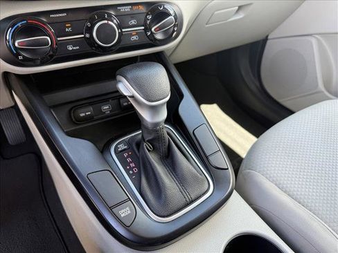 Used 2022 Kia Soul LX FWD image 16