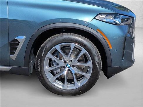 New 2026 BMW X5 xDrive50e image 10