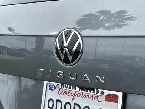 Certified 2024 Volkswagen Tiguan SE R-Line image 28