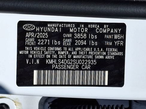 Used 2025 Hyundai Elantra SEL FWD image 28