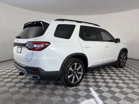 Used 2025 Honda Pilot Elite image 7