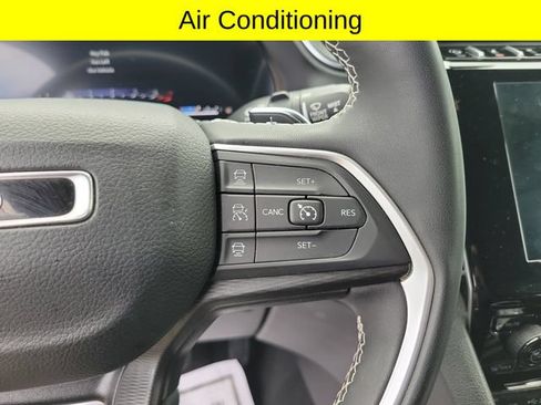 Certified 2024 Jeep Grand Cherokee Altitude AWD/4WD image 13