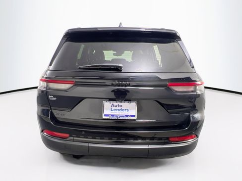 Used 2023 Jeep Grand Cherokee Altitude image 6