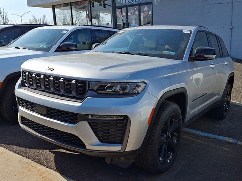 New 2026 Jeep Grand Cherokee Limited w/ Limited Altitude Package AWD/4WD image 3