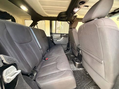 Used 2014 Jeep Wrangler Unlimited Sport w/ Quick Order Package 24S AWD/4WD image 19