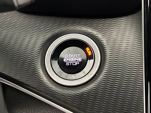 Used 2024 Jeep Grand Cherokee L Laredo image 54