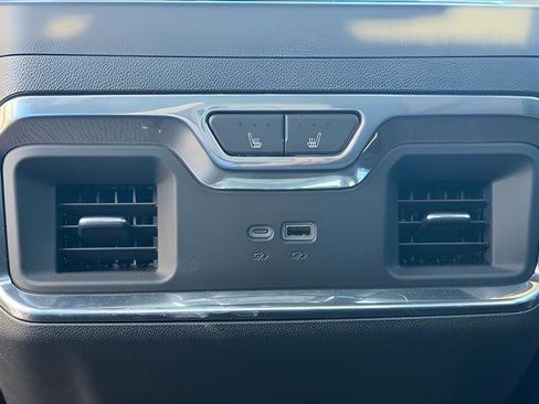 Used 2023 Chevrolet Silverado 1500 High Country w/ Technology Package image 15