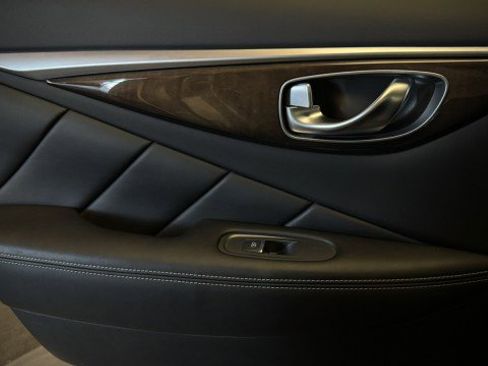 Used 2015 INFINITI Q50 Sport w/ Deluxe Touring Package image 18