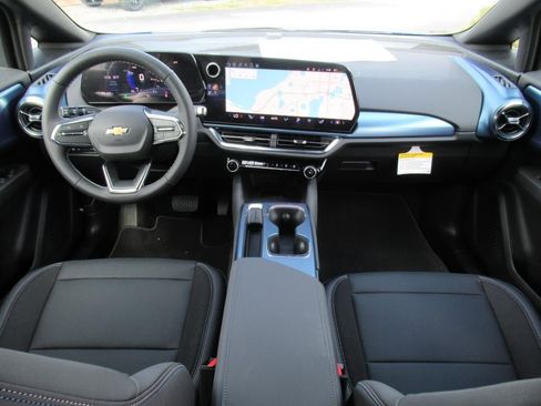 New 2025 Chevrolet Equinox EV LT w/ Convenience Package image 12