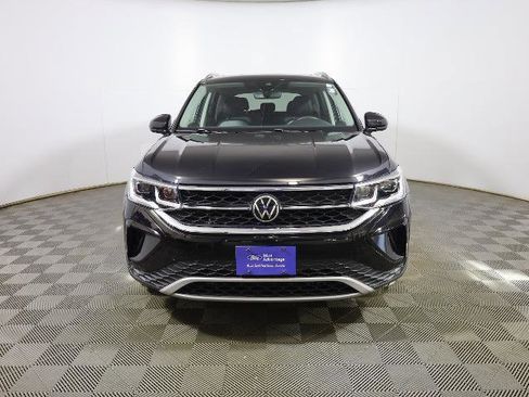 Used 2022 Volkswagen Taos SEL AWD/4WD image 3