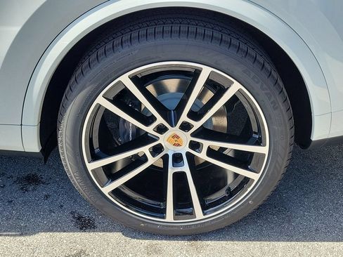New 2026 Porsche Cayenne Coupe AWD/4WD image 11