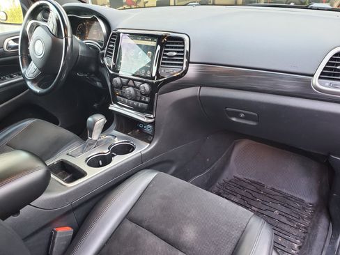 Used 2019 Jeep Grand Cherokee Altitude image 27