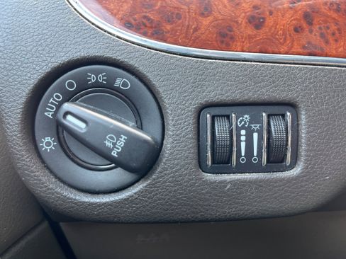 Used 2015 Chrysler Town & Country Touring-L w/ Driver Convenience Group FWD image 21