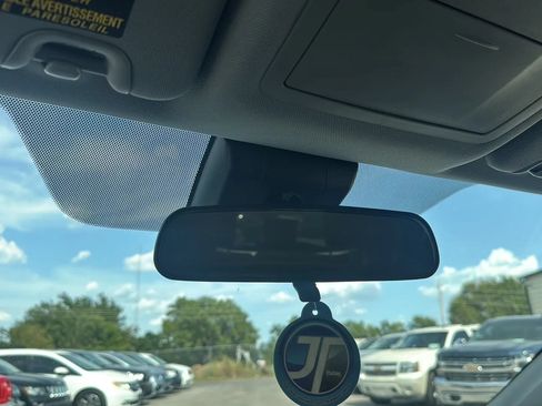 Used 2017 Toyota Highlander Plus FWD image 37