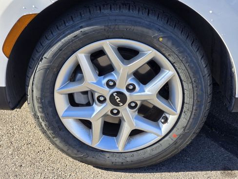 Certified 2024 Kia Soul LX w/ Option Group 015 image 10