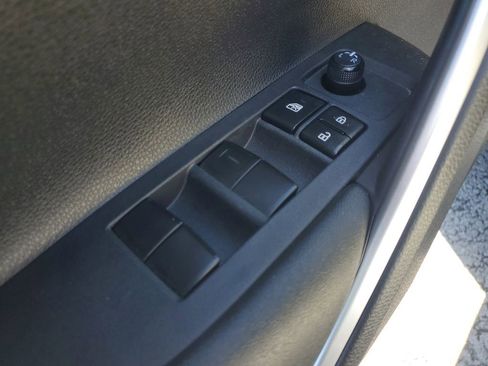 Certified 2023 Toyota Corolla Cross SE image 23