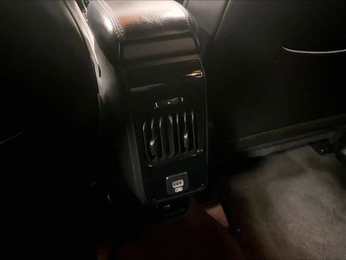 Used 2023 Jeep Compass Limited image 27