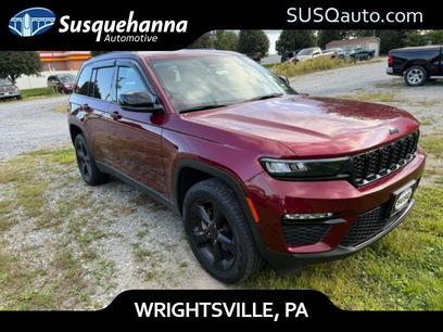 Used 2023 Jeep Grand Cherokee Limited w/ Black Appearance Package