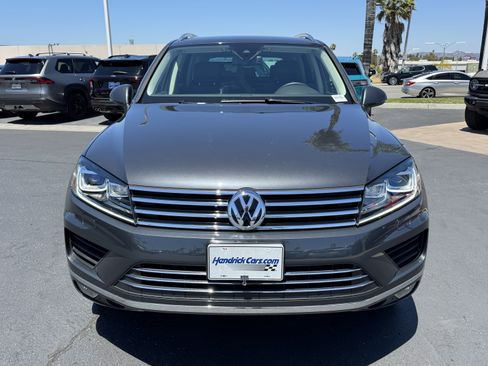 Used 2015 Volkswagen Touareg VR6 AWD/4WD image 3