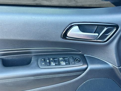 Used 2021 Dodge Durango SXT image 18