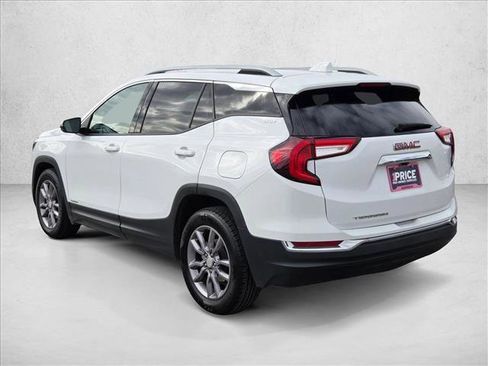 Used 2024 GMC Terrain SLT image 8