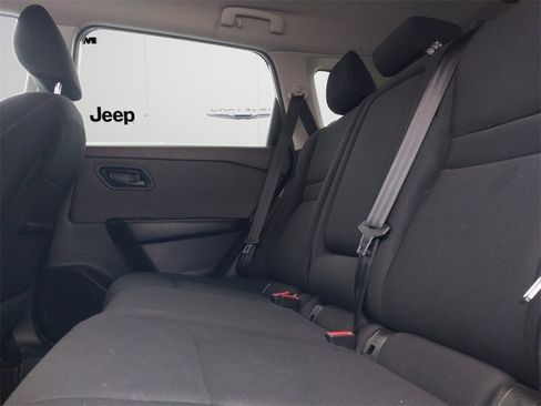 Used 2023 Nissan Rogue S image 12